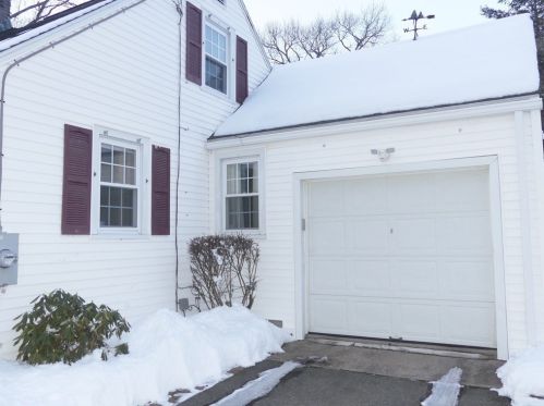 38 Ford St, Springfield, MA 01118-1515