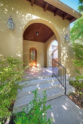 4005 Camacho St, Austin, TX 78723-5376