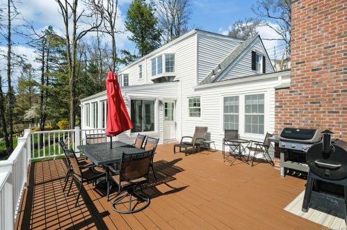 67 High St, Armonk NY 10504-1223 exterior