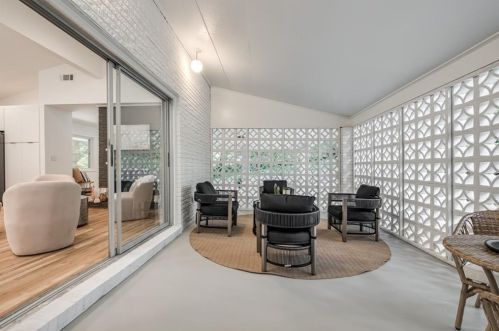 1639 Crestline Dr, Atlanta GA  30345-3820 exterior