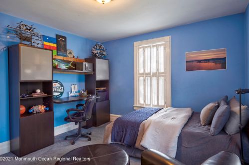 36 Little Silver Pt Rd, Little Silver NJ 07739-1732 exterior