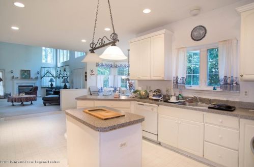 3 Swallow Tail Ct, Jackson Twp NJ  08527-2872 exterior