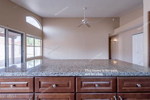 15026 46 Pl, Phoenix AZ 85042-5308 exterior