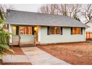 6106 Lambert St, Portland OR  97206-8160 exterior