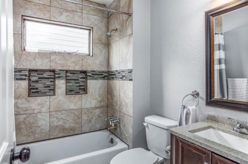 2810 Altman Dr, Irving TX 75062-4229 exterior