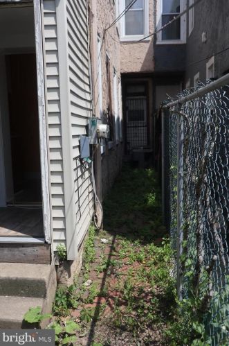 2356 18 St, Philadelphia PA 19132-4315 exterior