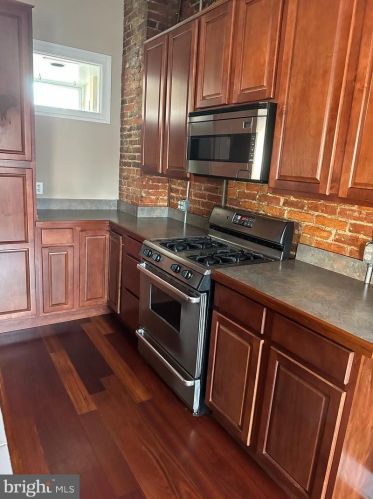 635-37 3rd St, Philadelphia PA  19123-2919 exterior