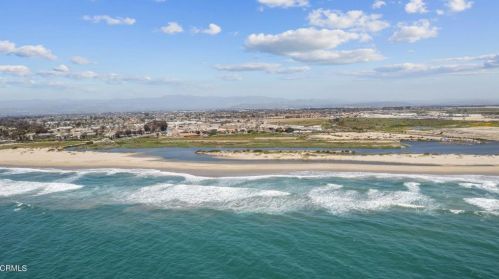 5441 Perkins Rd, Oxnard CA 93033-8833 exterior