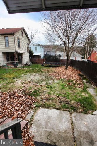 1027 Mifflin St, Huntingdon PA 16652-1435 exterior