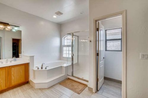 2426 Barbie Ln, Phoenix AZ 85085-5004 exterior