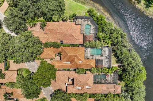 15715 Villoresi Way, Naples FL 34110-2715 exterior