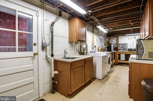 1841 Birch Rd, Mc Lean VA 22101-5317 exterior