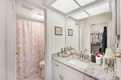 4039 Northlight Dr, Naples FL 34112-5065 exterior