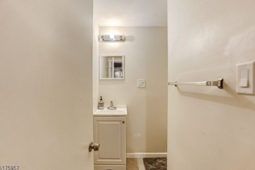 174 Harrison Rd, Parsippany NJ 07054-2547 exterior