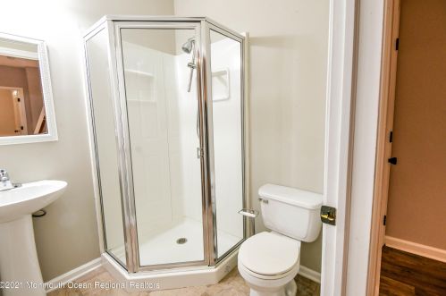 5 Markus Ct, Jackson Twp NJ  08527-2886 exterior