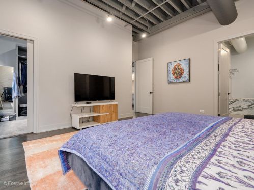 420 Grand Ave, Chicago IL 60612-1144 exterior