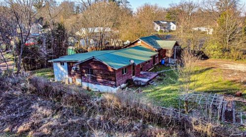 908 Atlanta Hwy, Gainesville GA 30501-6304 exterior