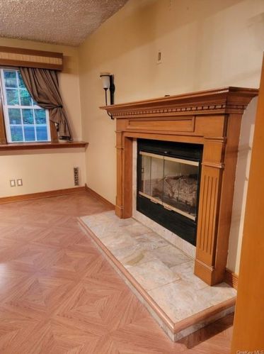 323 Grand Ave, Poughkeepsie NY 12603-4403 exterior