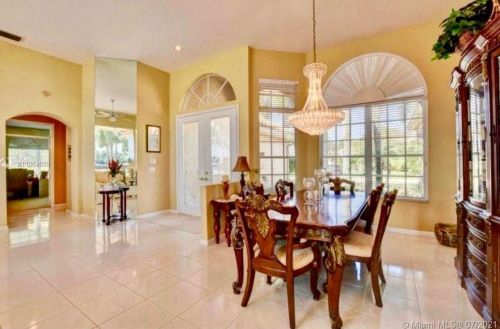 8192 Desmond Dr, Boynton Beach FL 33472-5014 exterior