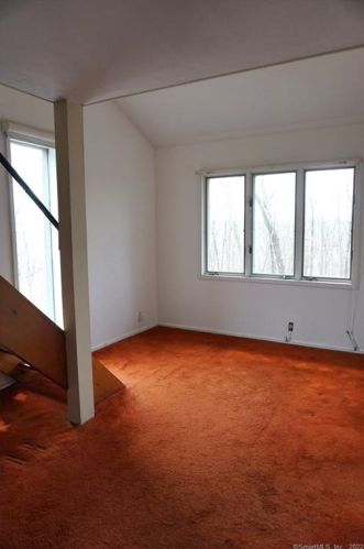 326 Elm St, Deep River CT 06417-1615 exterior