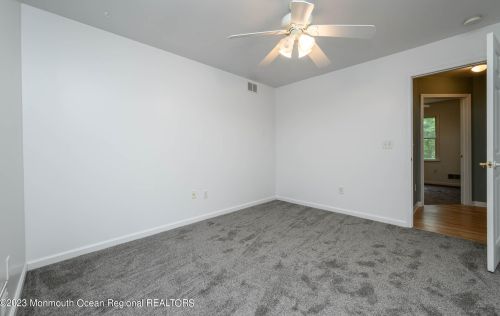 86 Serpentine Dr, Berkeley Township NJ  08721-3051 exterior