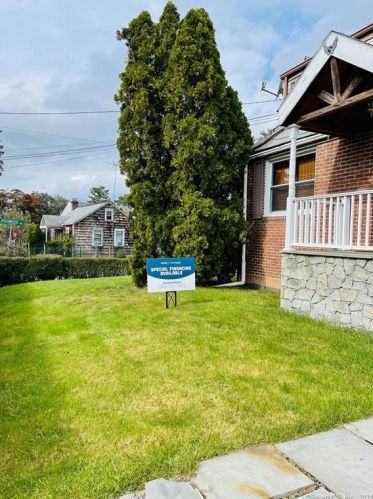 69 Maple St, Norwalk CT 06850-3626 exterior