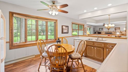 6239 Carolann Dr, Milwaukee WI 53223-1517 exterior