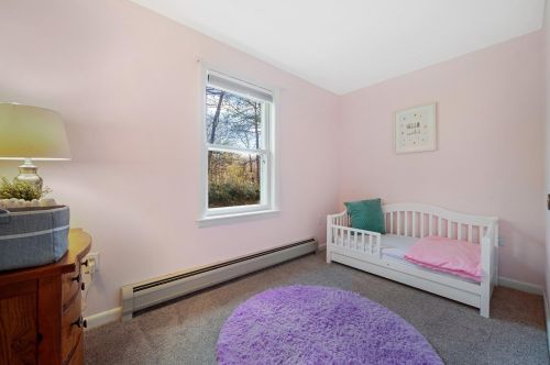 19 Laurel Dr, Concord NH  03304-4321 exterior