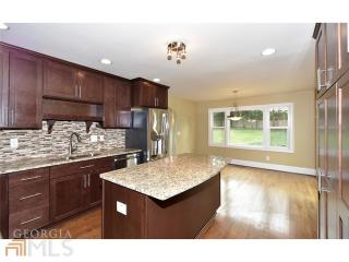 7525 Chaparral Dr, Atlanta GA  30350-4414 exterior