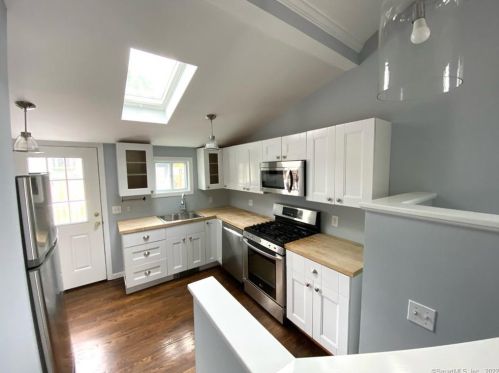 21 Hale St, Westport CT  06880-5137 exterior