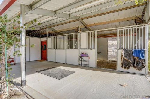 38200 De Portola Rd, Temecula CA 92592-8968 exterior