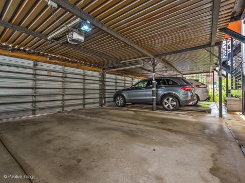 613 Noble St, Chicago IL  60642-6170 exterior