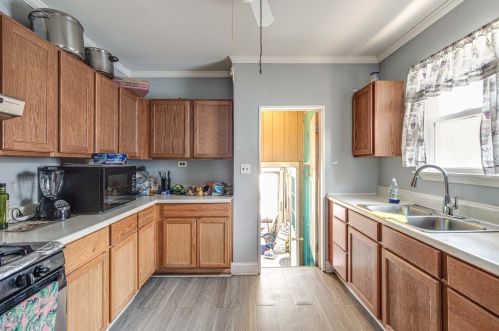 403 Jackson St, Waukegan IL 60085-6341 exterior