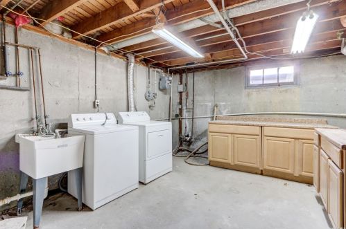 14 Gannet Dr, Commack NY 11725-4903 exterior