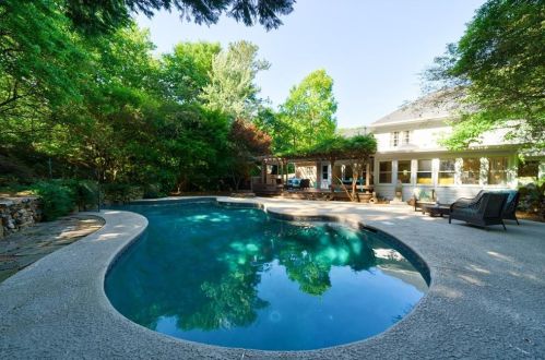 305 Drummen Ct, Atlanta GA 30328-2658 exterior