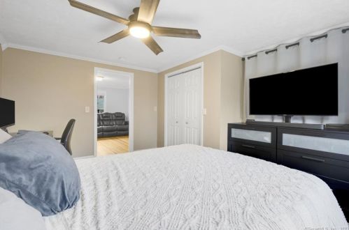 92 West St, Windsor Locks CT  06096-1813 exterior