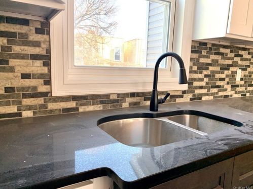 1058 White Pln Rd, Bronx NY 10462-3802 exterior