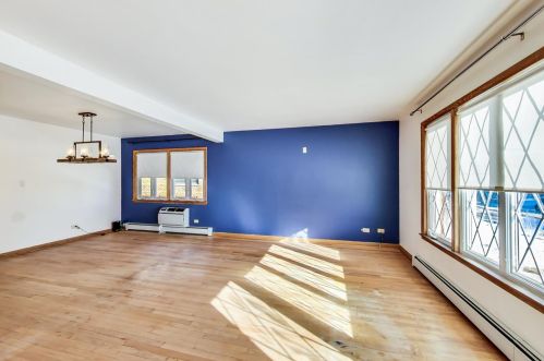 8336 Berwyn Ave, Chicago IL 60656-1430 exterior