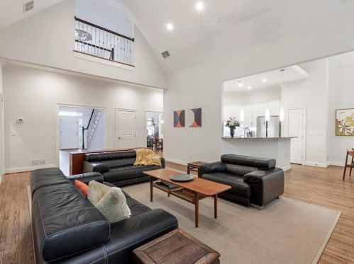 35 Kenmare Hall, Atlanta GA 30324-2566 exterior