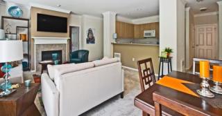 5025 Davis Pl, Seattle WA  98055-7939 exterior