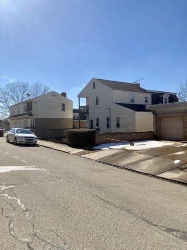 210 Locust St, Pittsburgh PA 15202-2650 exterior