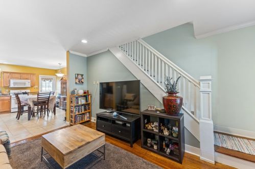 1704 Jancey St, Pittsburgh PA  15206-1146 exterior