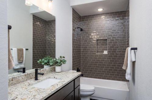 555 Mystic Pkwy, Spring Branch TX 78070-5267 exterior