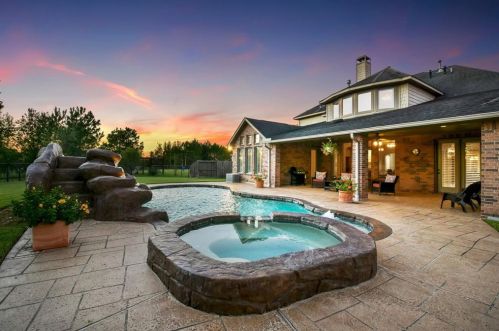 5922 Settlers Creek Ct, Fulshear TX 77441-2044 exterior