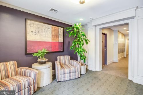 1725 New Hampshire Ave, Washington DC  20009-2566 exterior