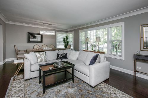 860 Linden Ave, Elmhurst IL 60126-5312 exterior