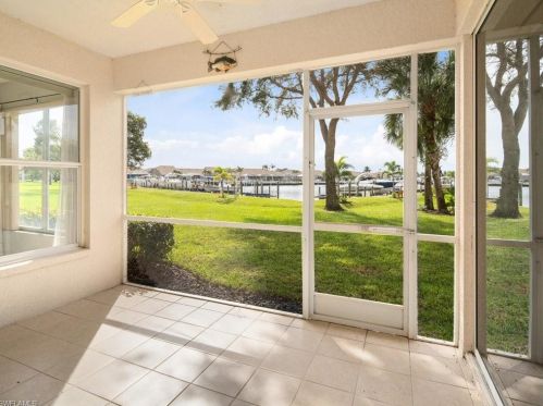 275 Cays Dr, Naples FL 34114-9673 exterior