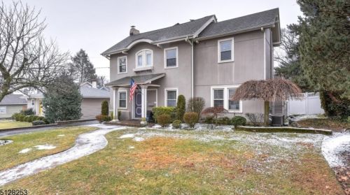 59 Mountainview Ave, Nutley, NJ 07110-2232