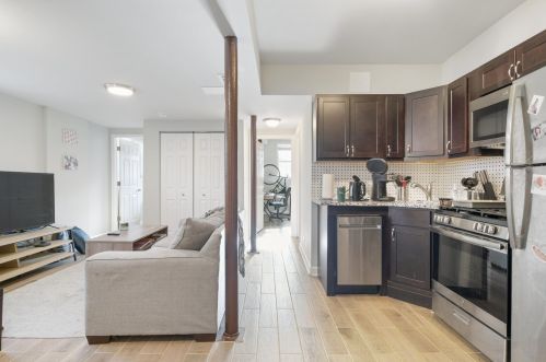 1702 Wolcott Ave, Chicago IL 60636-2126 exterior