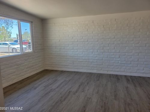 4941 La Cholla Blvd, Tucson AZ  85705-1260 exterior